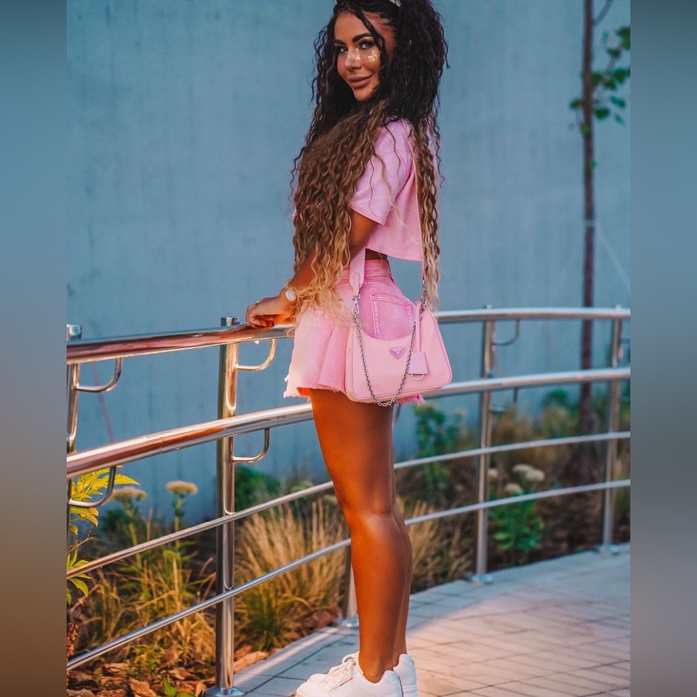 Pink shorts - Picture 6 of 11